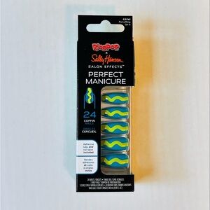 Sally Hansen x Ring Pop Salon Effects Press-On Nails Put A Ring On It